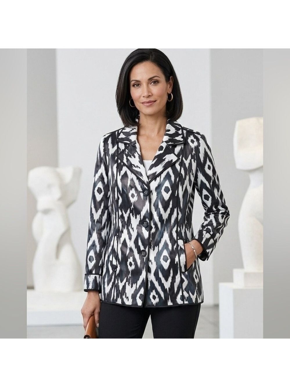 Chico's Black & White Ikat Print Blazer MED City Contemporary Work Pockets Chic